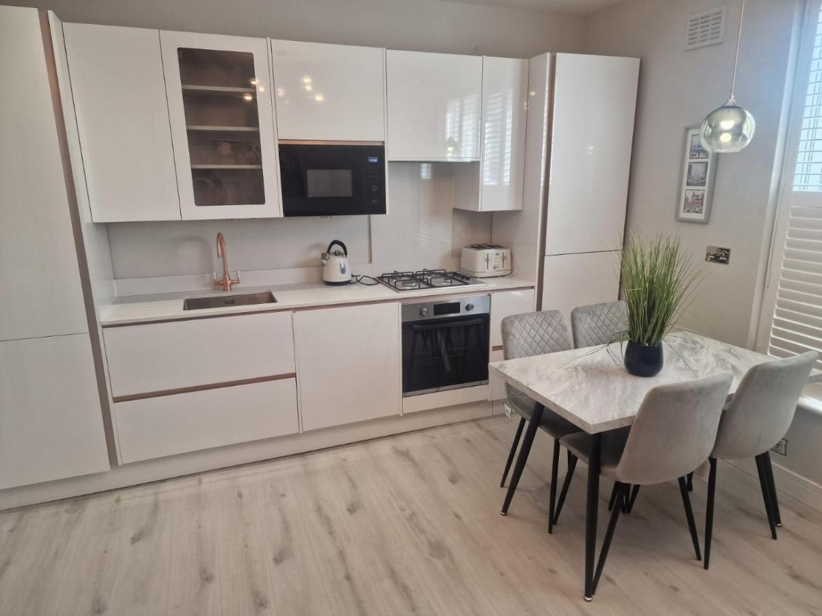 Collier'S Wood En-Suite Apartments Λονδίνο Εξωτερικό φωτογραφία
